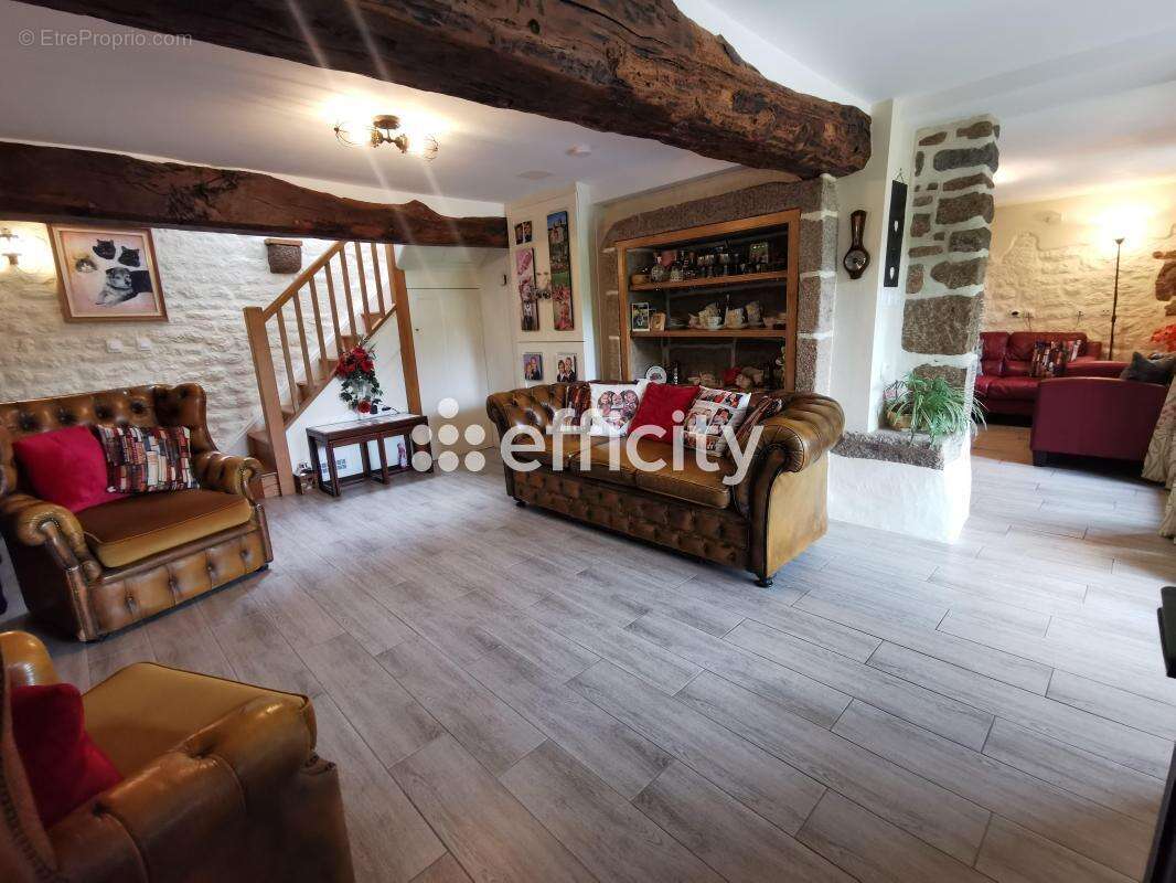 Maison à SAINT-SEVER-CALVADOS