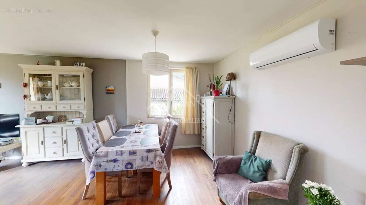 Maison à SAINT-BONNET-TRONCAIS