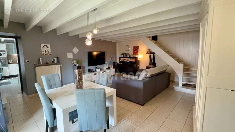 Le charme de l'ancien, le confort d'une rénovation soignée et un extérieur pensé pour profiter… sans les contraintes d'un grand  - photo 5