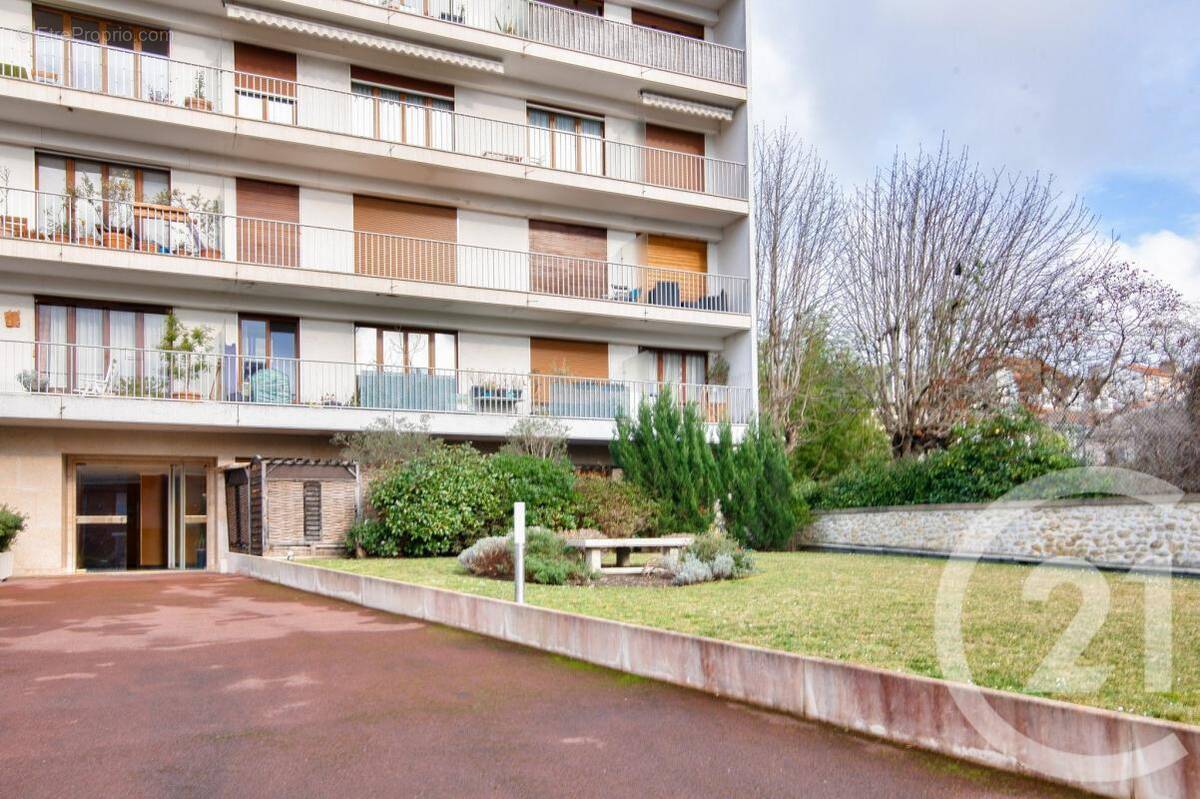 Parking à FONTENAY-SOUS-BOIS