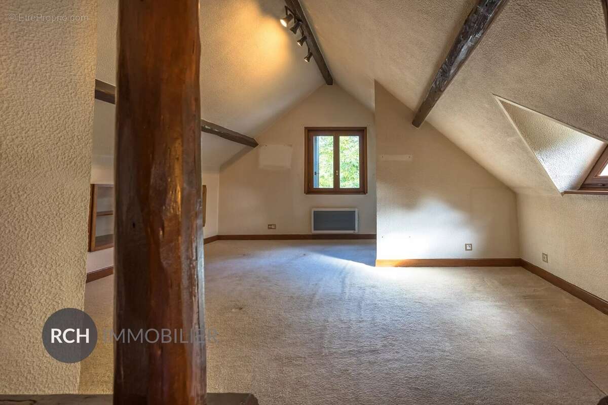 Maison à HOUDAN