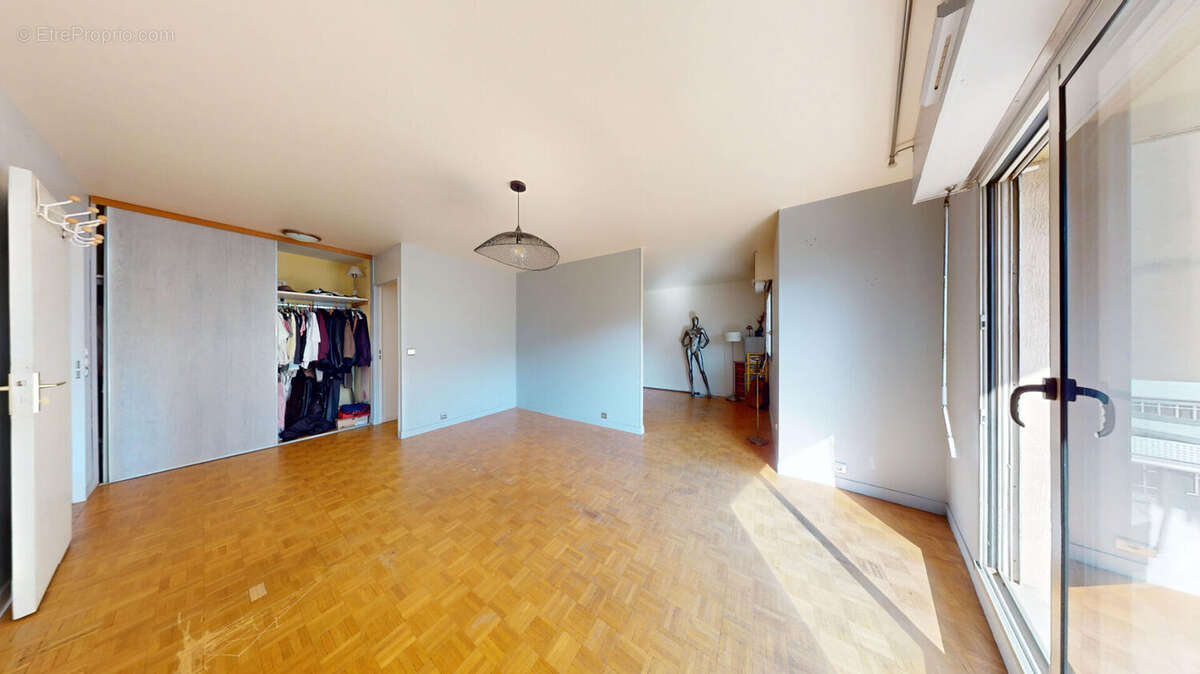 EXCLU AVL  PARIS XIX  Métro Ourcq  2P -1Ch  46m² et  Grand Balcon en "L" de 10m²  Vue sur Jardin  - photo 2