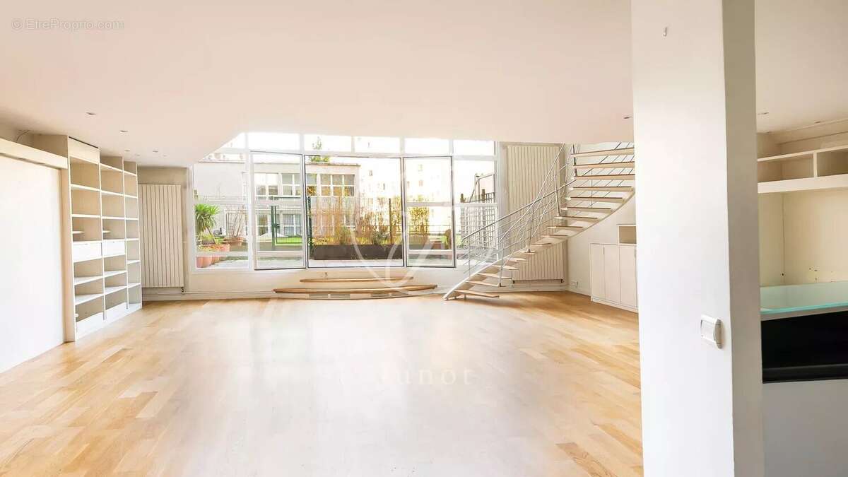 Appartement à PARIS-19E