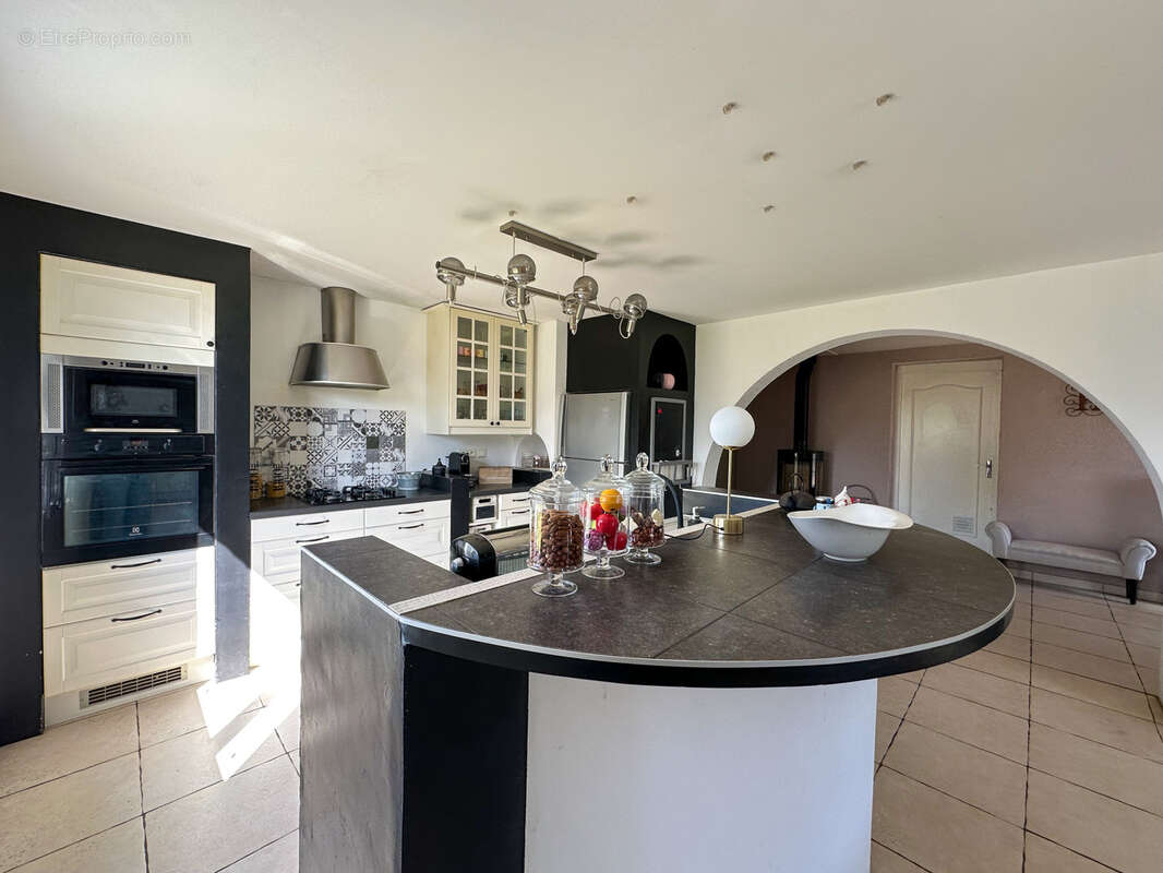 Maison à SAINT-CLAIR-DU-RHONE