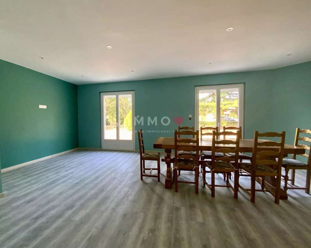 Maison de plain-pied rénovée – 3 chambres – Commerces et écoles à pied - photo 13