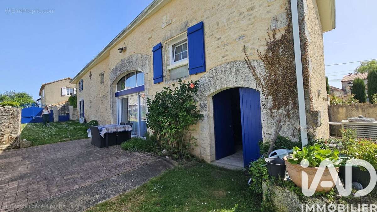 Photo 3 - Maison à CHAMPNIERS
