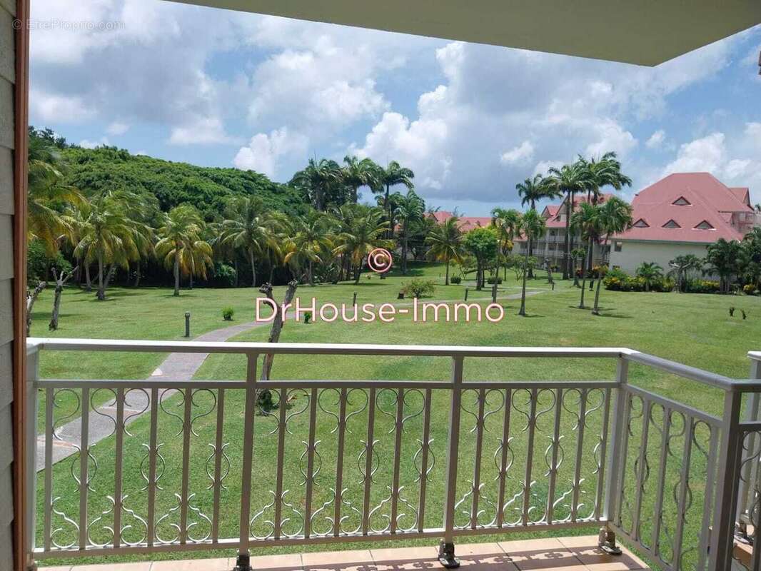 Appartement à SAINTE-LUCE