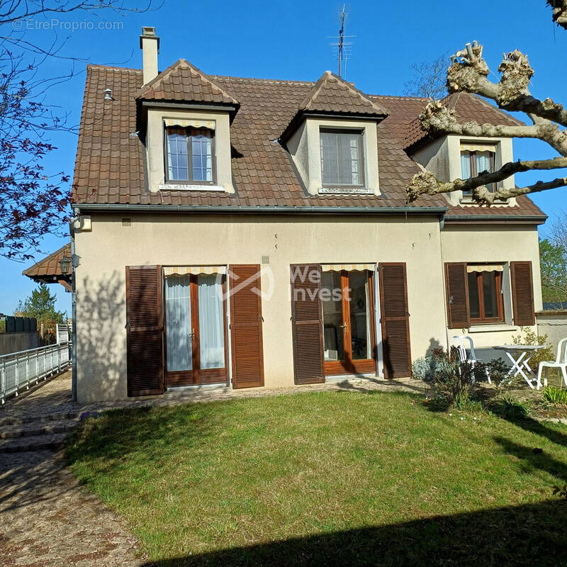 Maison à DAMMARIE-LES-LYS