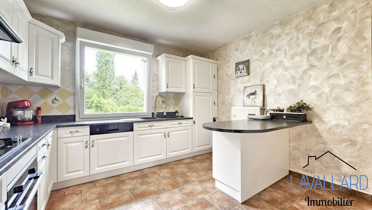 Maison 100 m² à Havernas  - photo 6