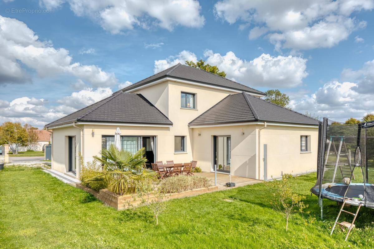 Maison à SAINT-PIERRE-DE-VARENGEVILLE