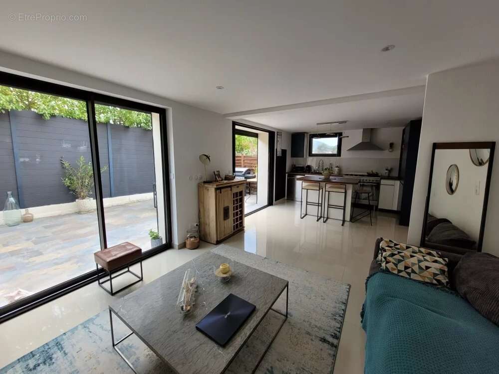 Appartement à MANDELIEU-LA-NAPOULE