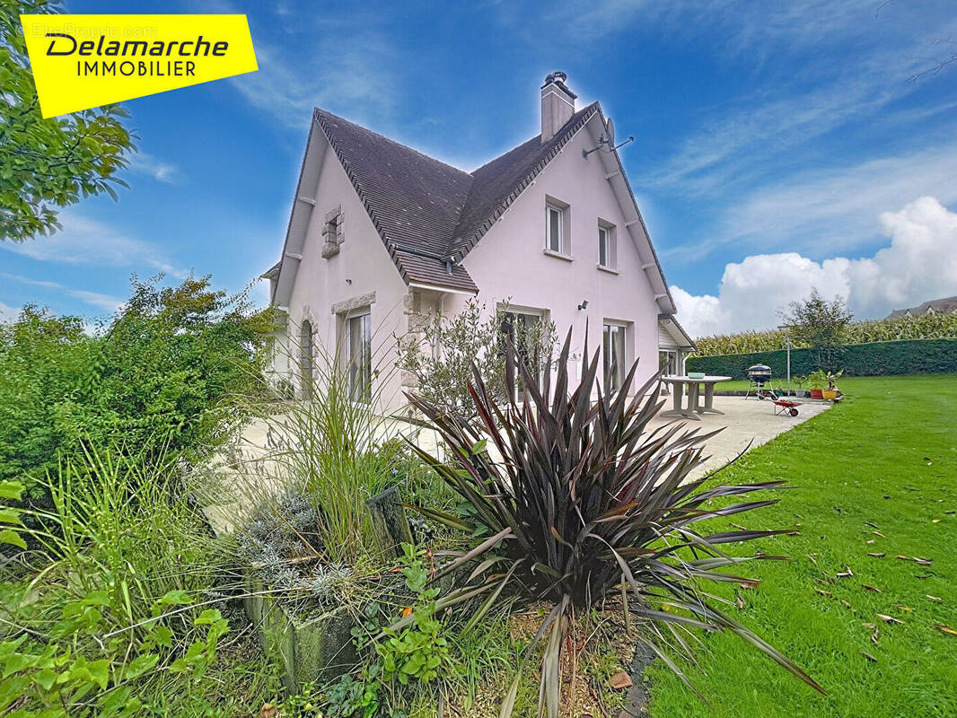 Maison à SAINT-HILAIRE-DU-HARCOUET