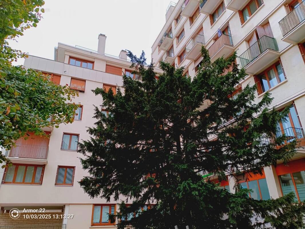 Appartement à CHARENTON-LE-PONT