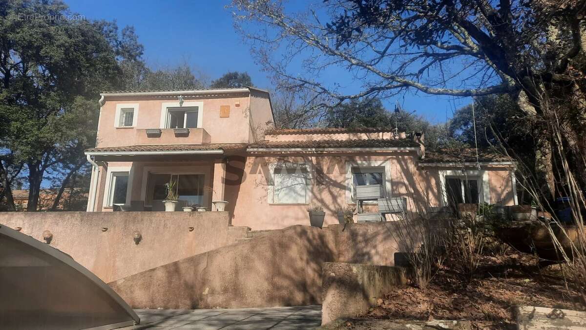 Maison à QUISSAC