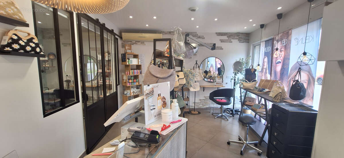 Commerce à THORIGNY-SUR-OREUSE