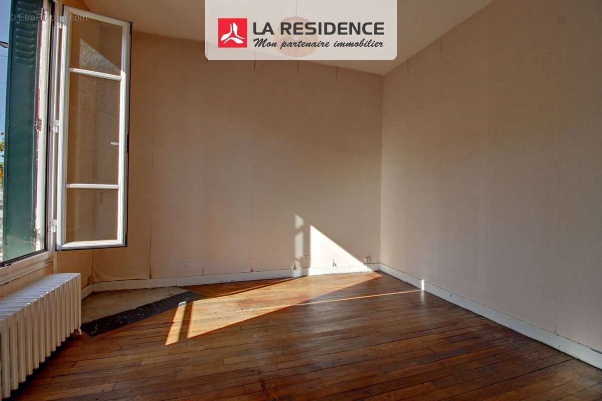 Maison à SARTROUVILLE