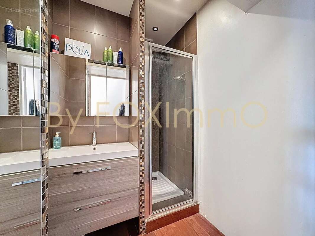 Appartement à SAINT-LAURENT-DU-VAR