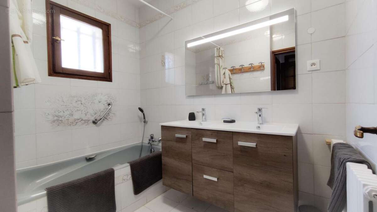 Maison à LA LONDE-LES-MAURES