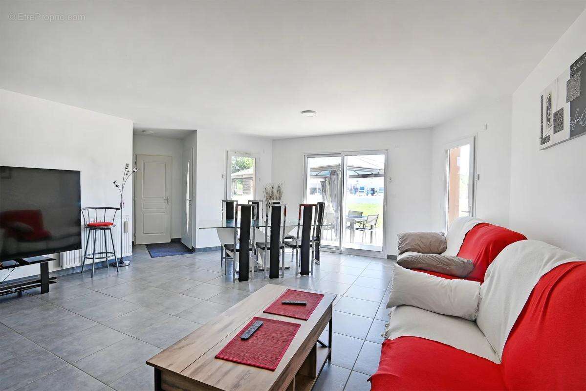 Maison de 5 pièces de 119 m² à Saint-Remèze - photo 17