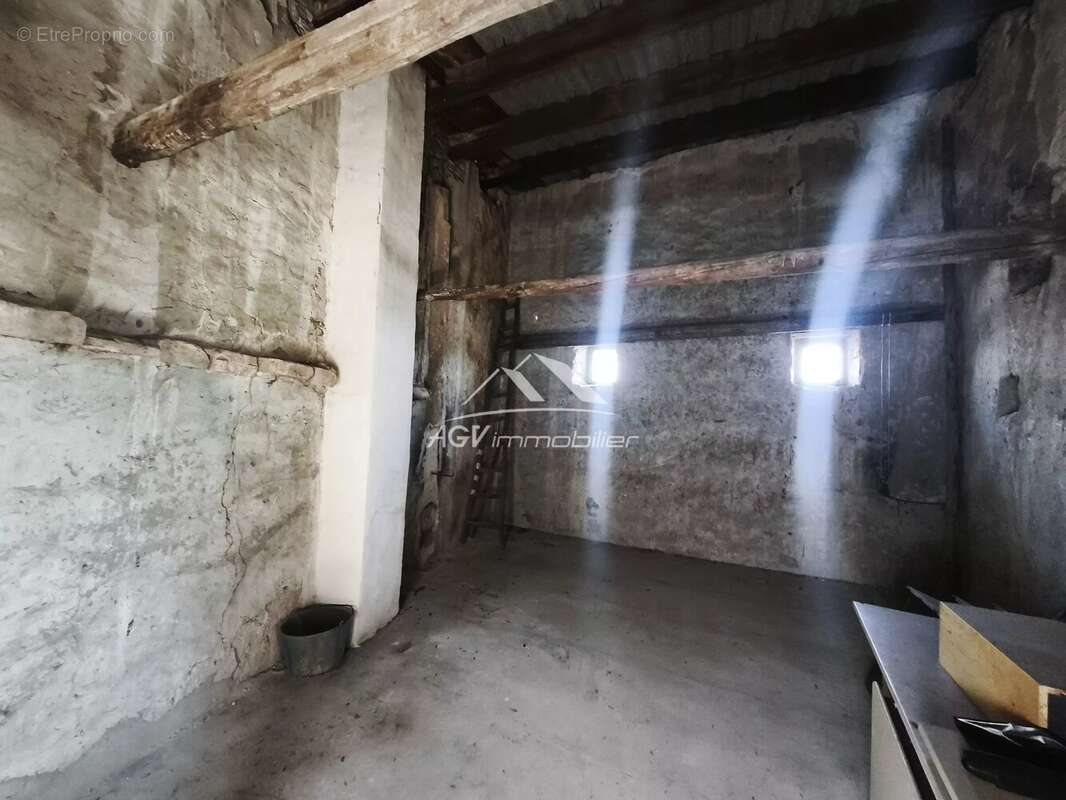Maison à VEZENOBRES