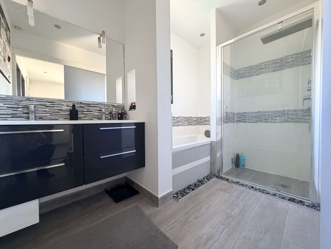 Maison à VILLENEUVE-LES-MAGUELONE