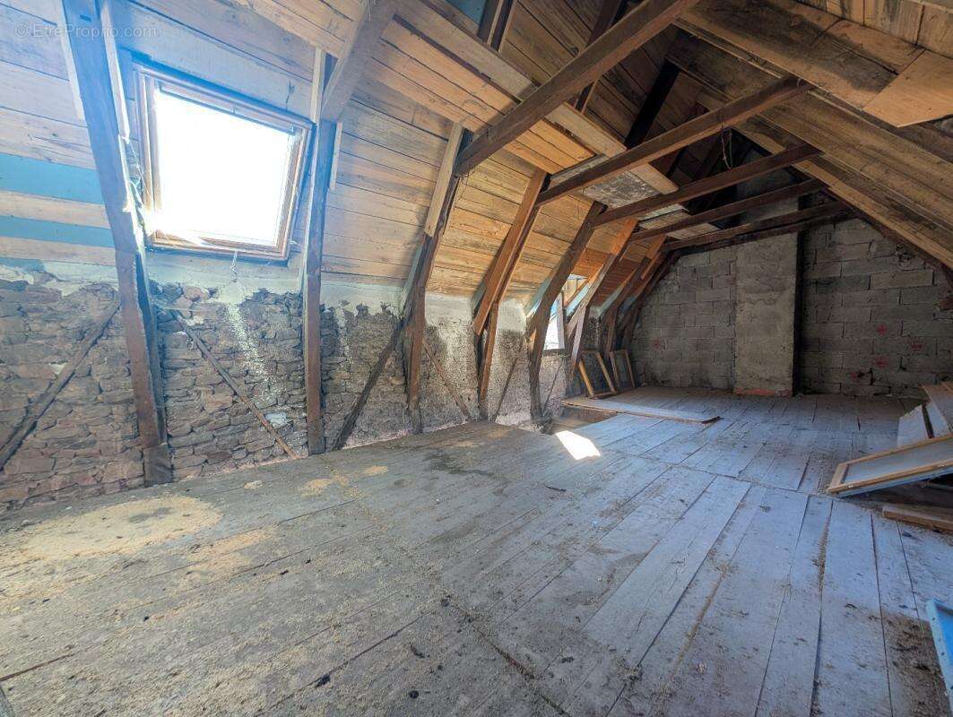 Maison à VILLECOMTAL