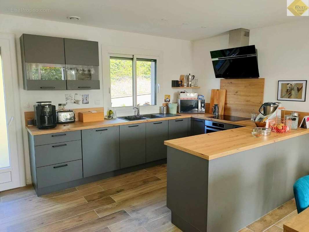 Maison à YZEURES-SUR-CREUSE