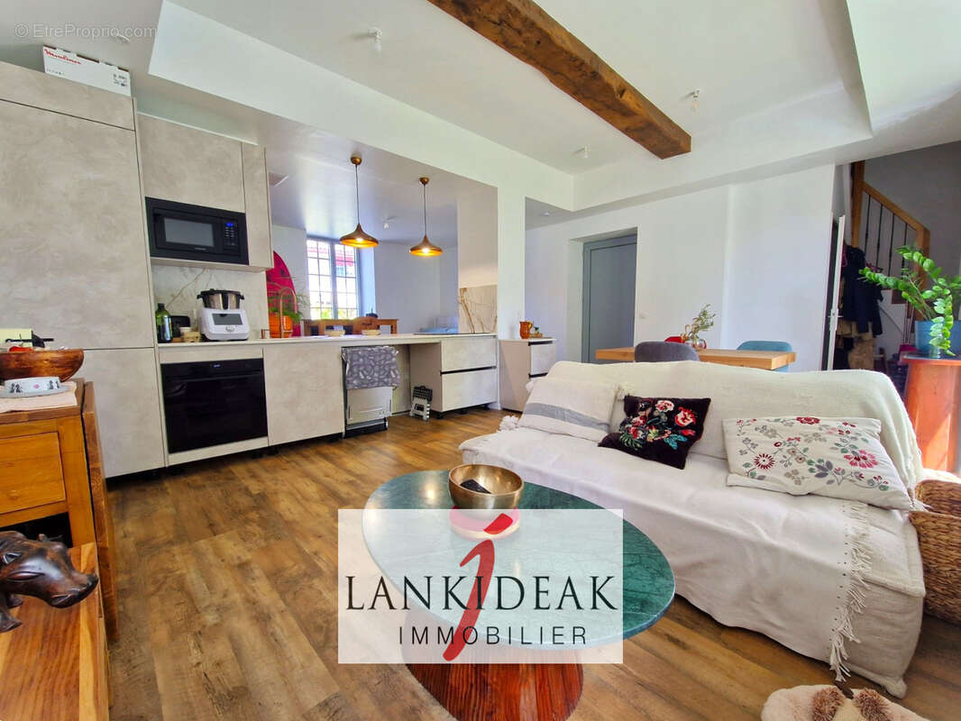 Appartement à USTARITZ