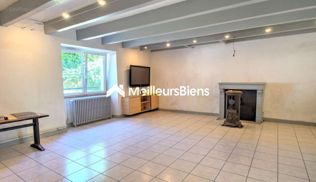 Longère à Arzano 287 m², deux maisons, 7 chambres, grand terrain - photo 16