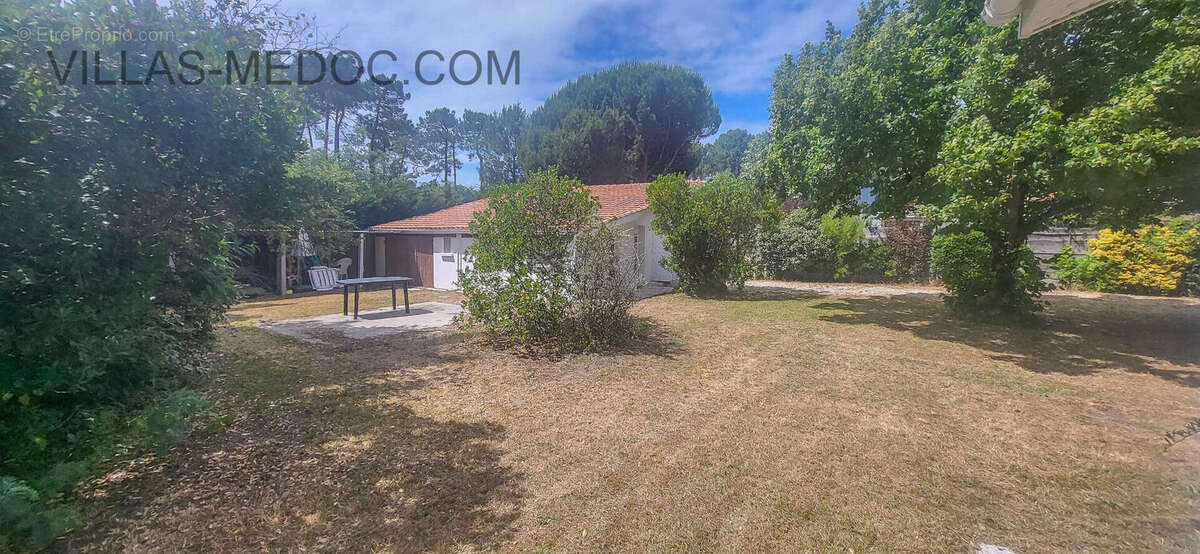 Maison à VENDAYS-MONTALIVET