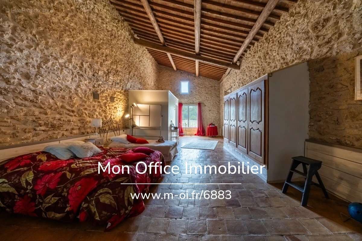 Maison à VERNEGUES