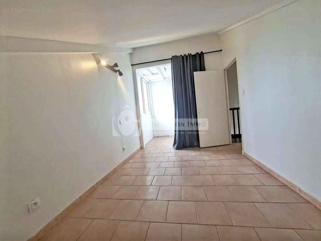 Arles - Duplex lumineux avec garage en résidence sécurisée - photo 14