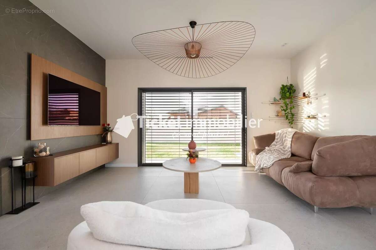 Maison à LA SALVETAT-SAINT-GILLES