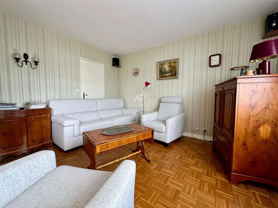 Appartement à HOUILLES