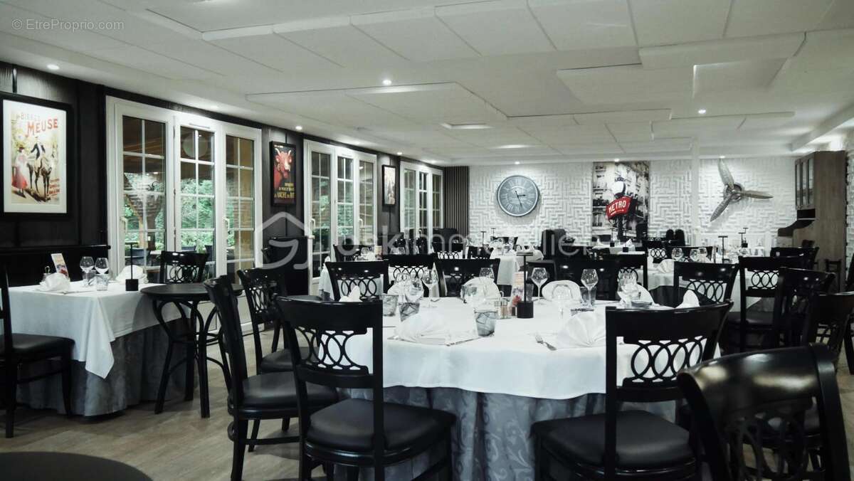 Commerce à VAL-D'ORNAIN