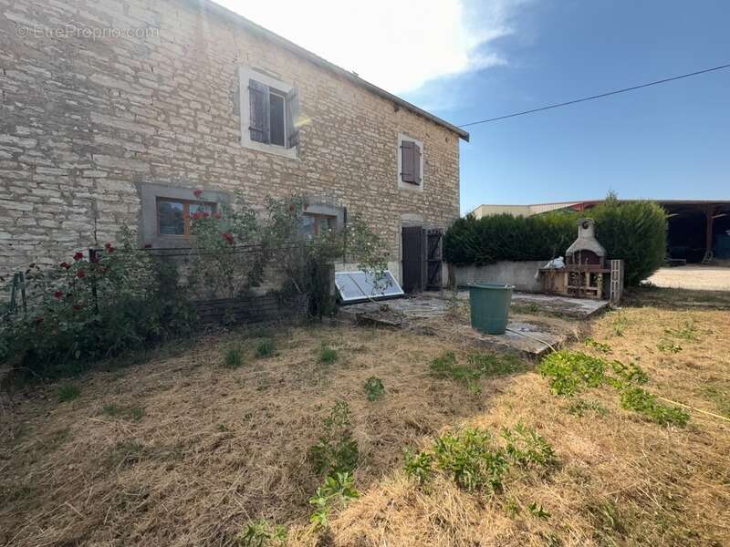 VAUCONCOURT NERVEZAIN (70) -  Propriété à vendre 6 pièces - 4 chambres - photo 13
