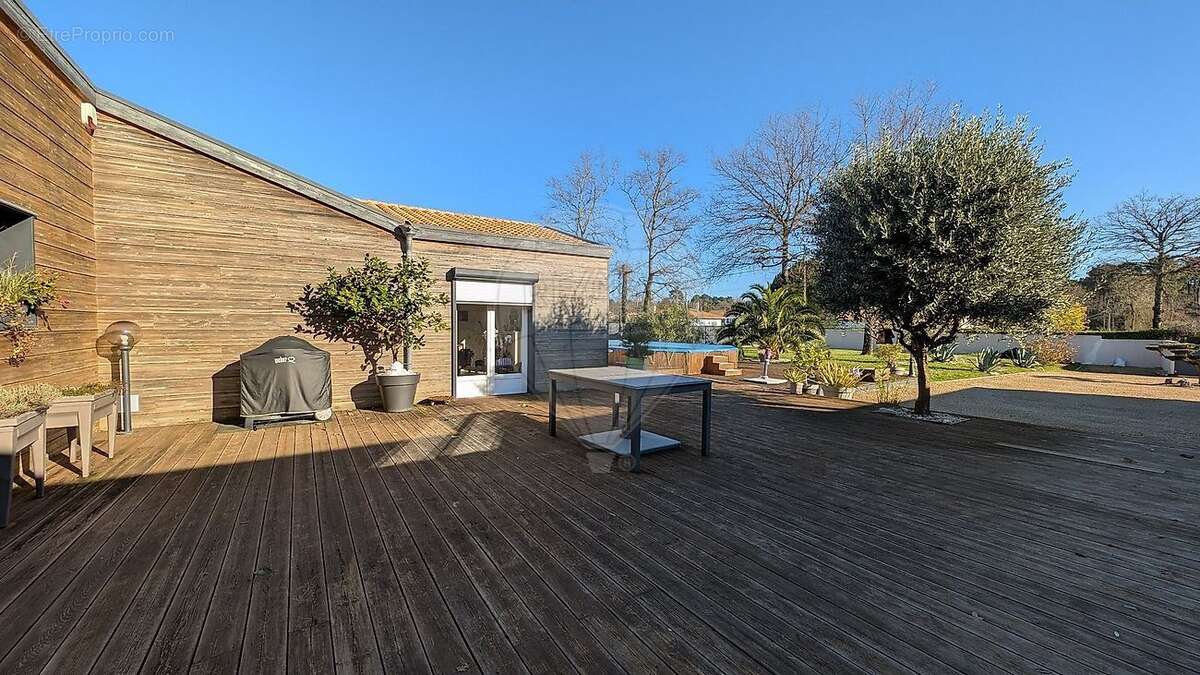 Maison à LES MATHES