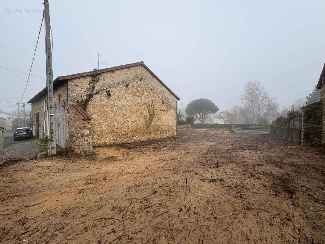 Terrain à SEREILHAC