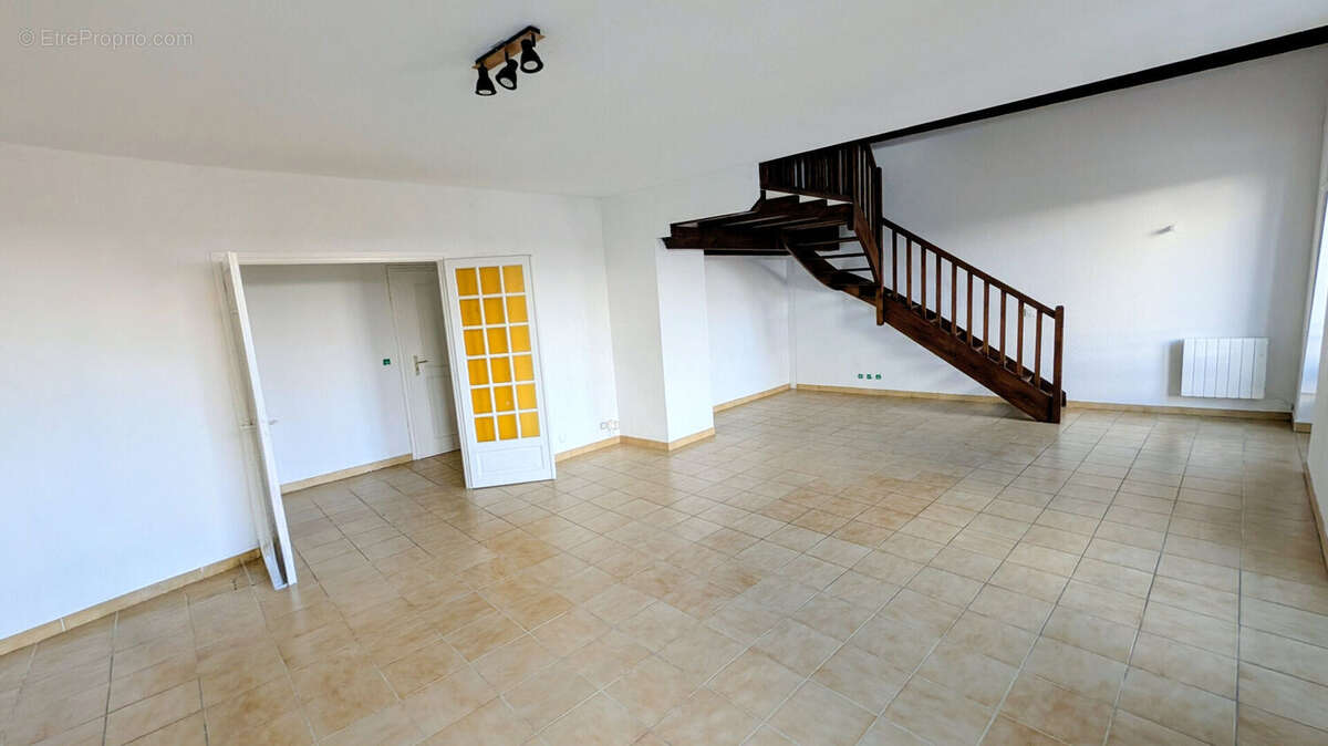Appartement à BOURG-DE-PEAGE