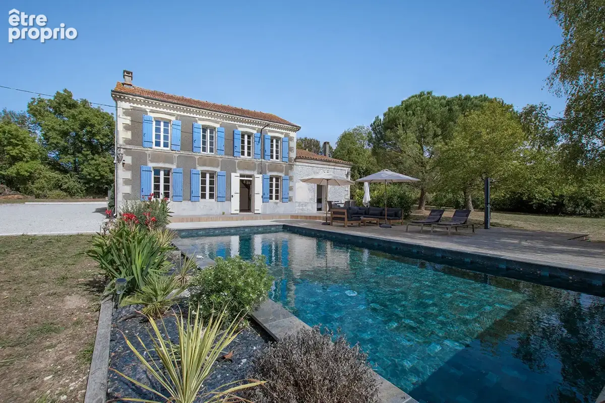Elegante Maison de Maître  4 chambres, entièrement rénovée, climatisation, piscine chauffée,  à 10 minutes de Saint Jean d'Angél - photo 12