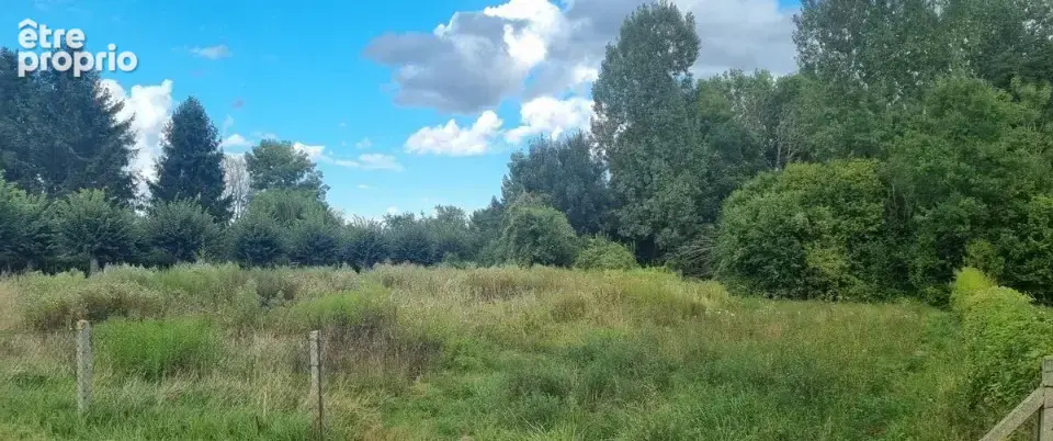 Terrain à CHEVRIERES