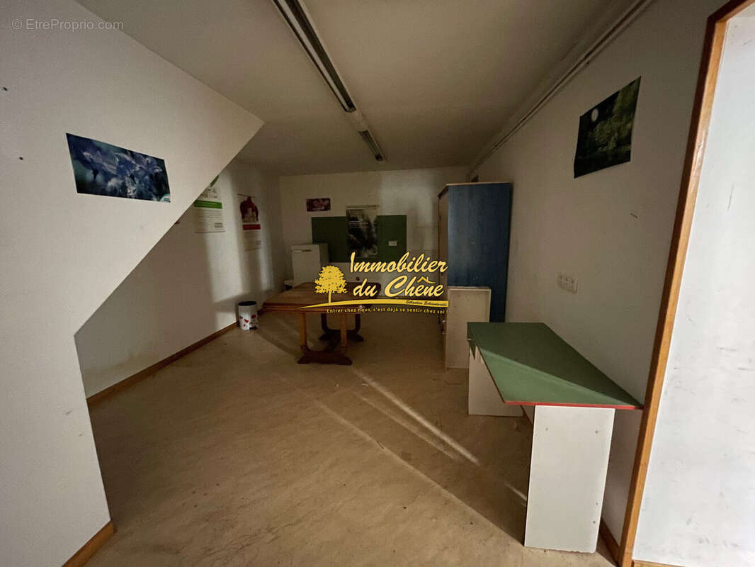 Commerce à LUXEUIL-LES-BAINS