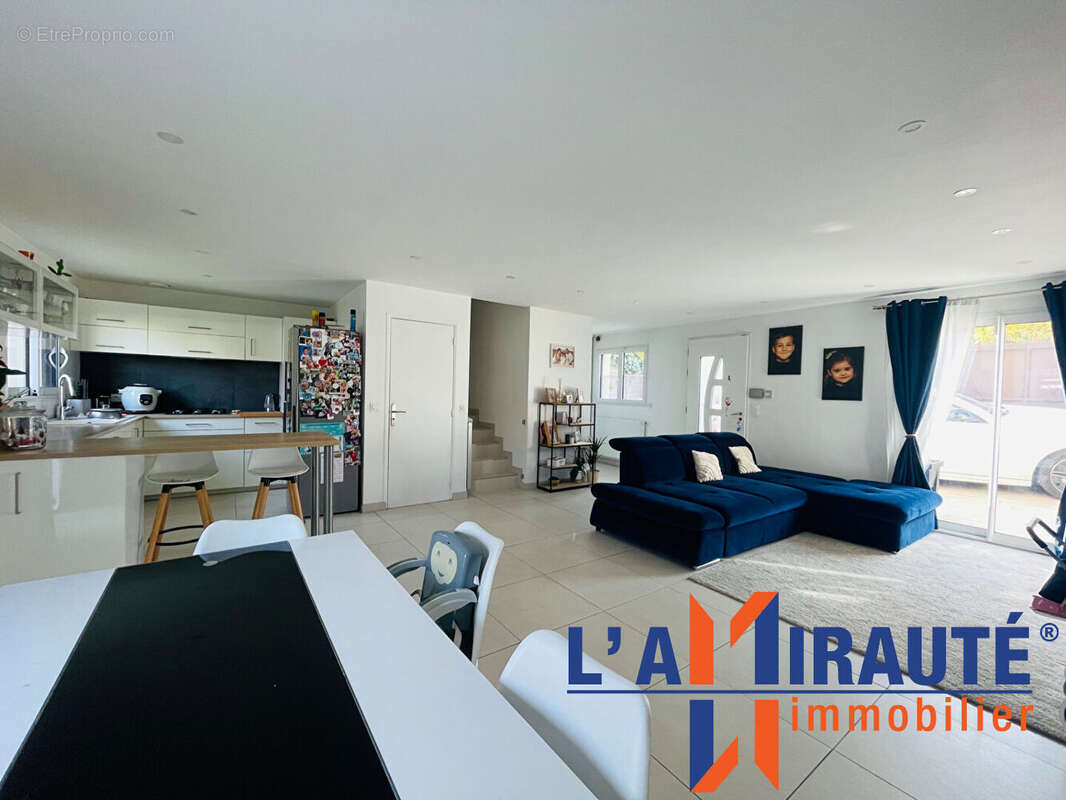 Maison à SARTROUVILLE