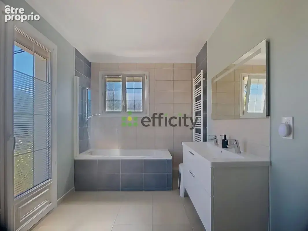 Maison 5 pièces 148 m² à vendre à Genilac (42800) - photo 18