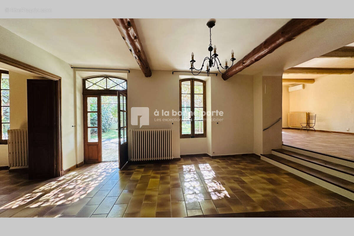 Maison 227 m² à Merindol  - photo 7