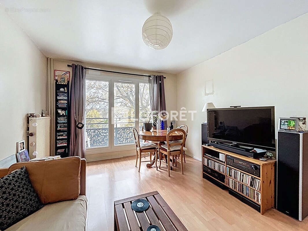 Appartement à VERNEUIL-SUR-SEINE