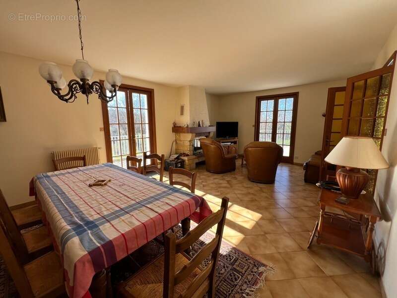 Maison à CHAUFFAILLES