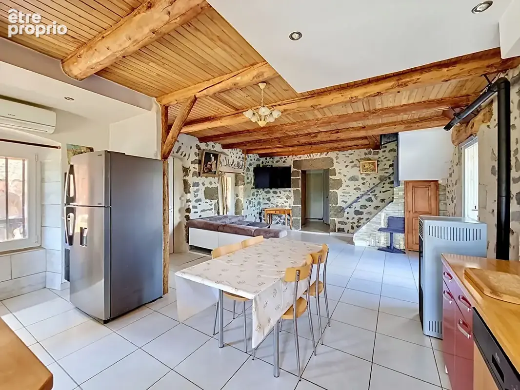 Maison familiale de 226m² avec garage de 130 m², dépendances et terrain de 1282 m² - photo 12