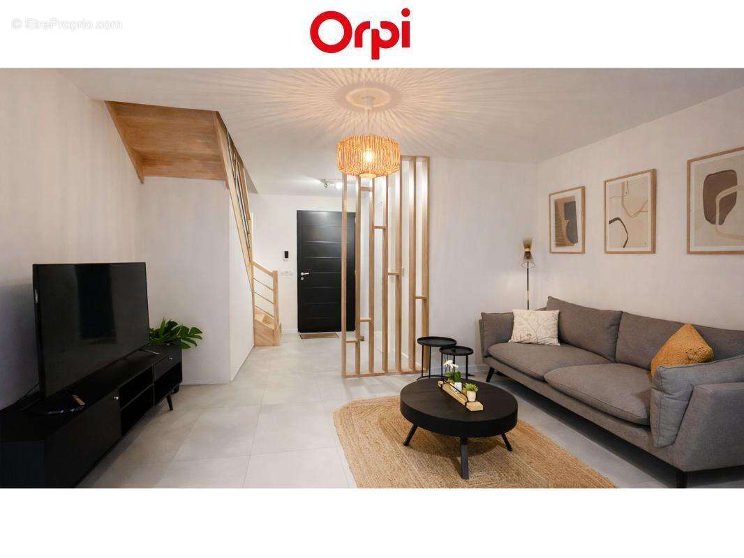 Maison à VETRAZ-MONTHOUX