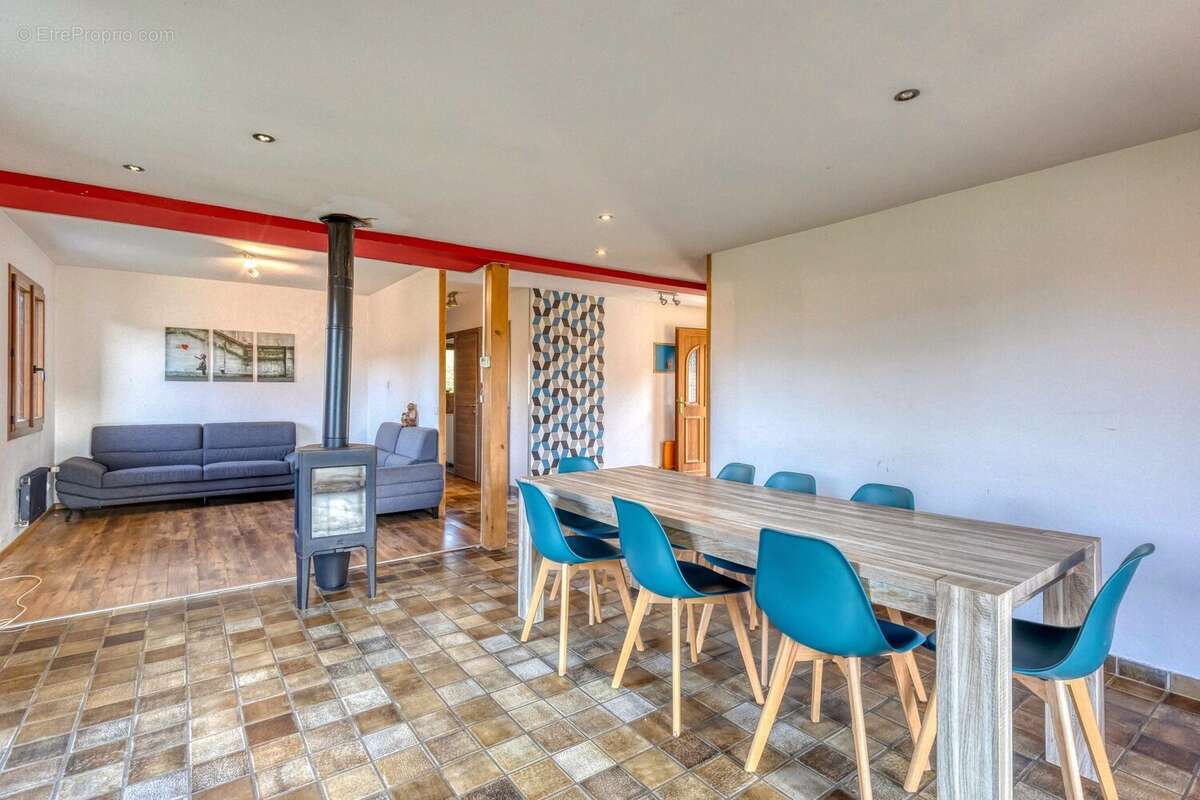 Maison à SAINT-BUEIL